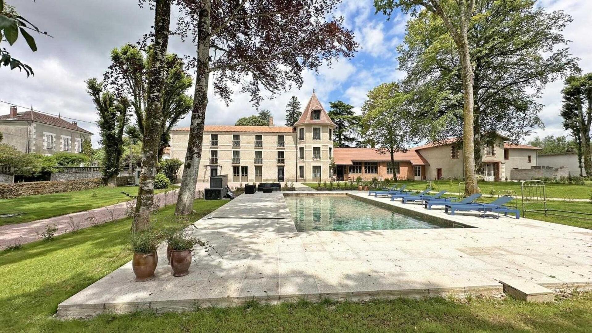 Bed and Breakfast Le Manoir Des Perrieres Rochechouart Zewnętrze zdjęcie