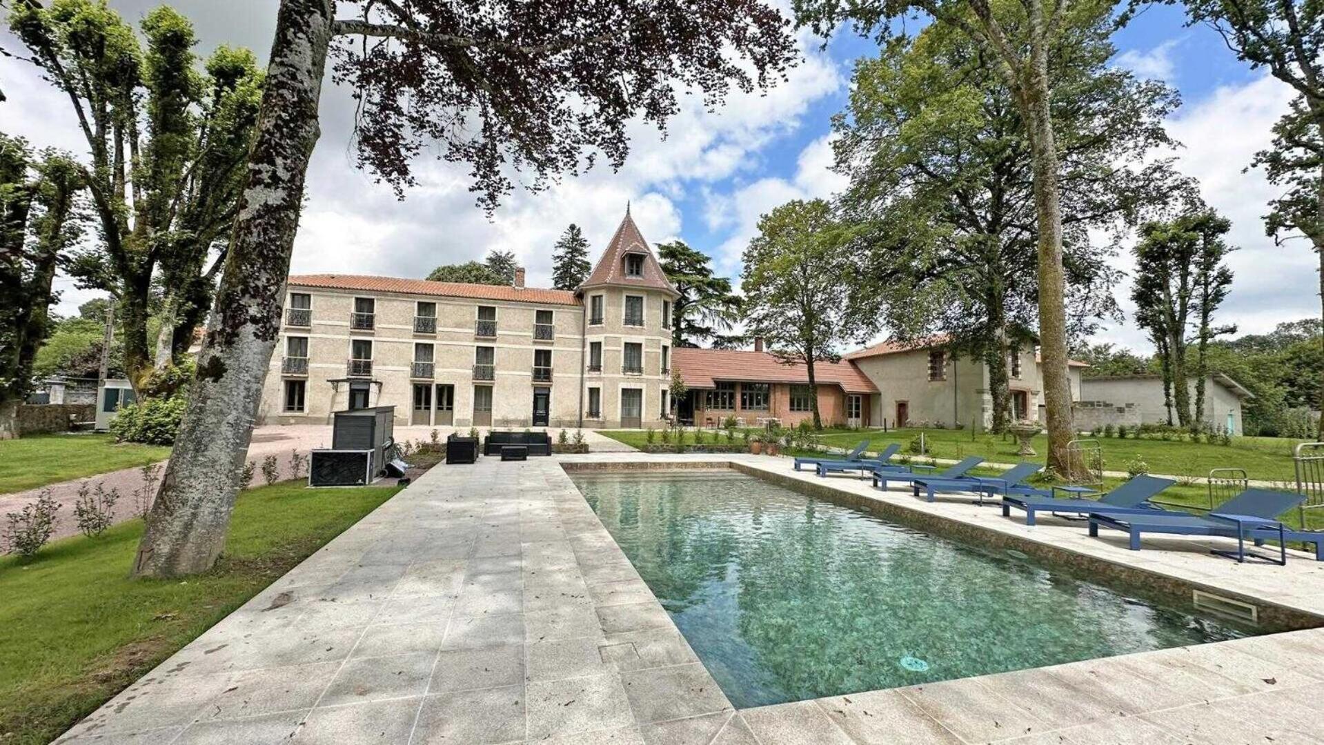 Bed and Breakfast Le Manoir Des Perrieres Rochechouart Zewnętrze zdjęcie